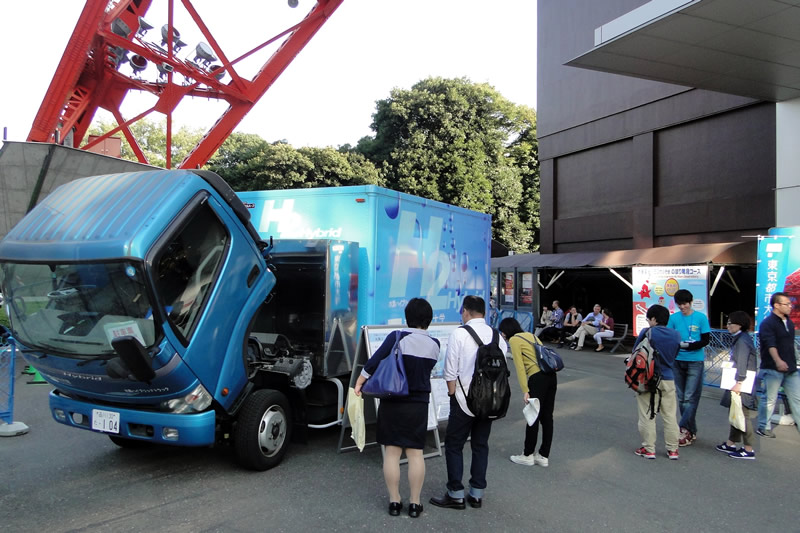 東京都市大学が開発した「水素ハイブリッドトラック」が東京タワーのイベントに出展しました